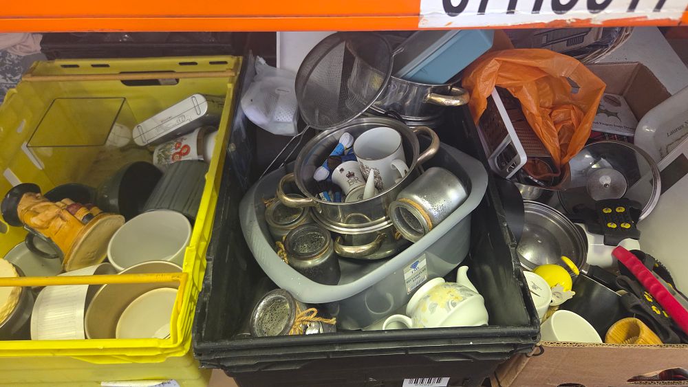 Lot 204 – Three Boxes of Mixed Household Items, Kitchenware, and Decorative Objects