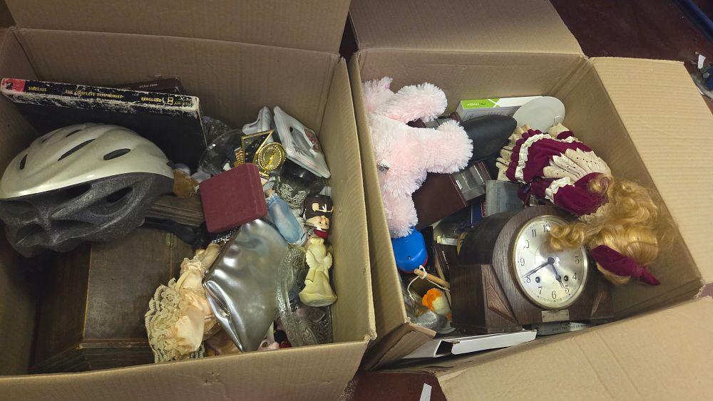 Lot 214 – Two Boxes of Vintage Collectables, Household Items, and Decorative Objects