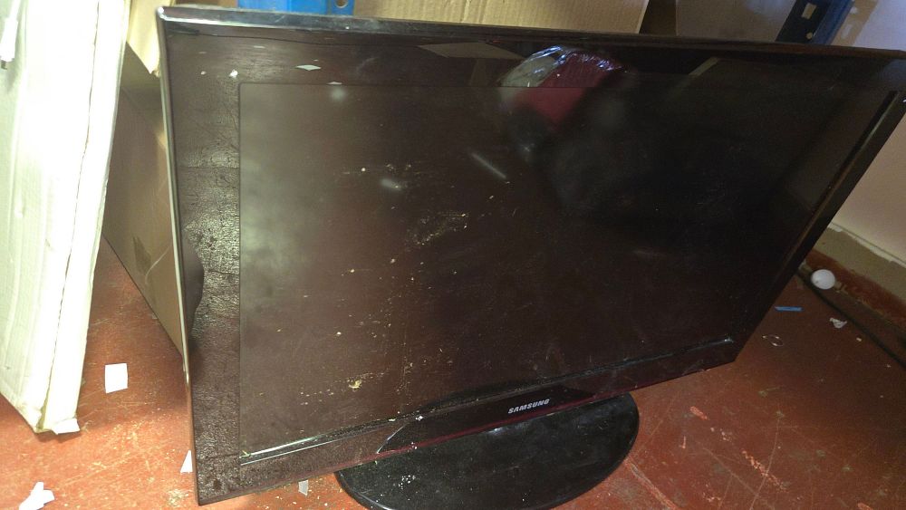 Lot 240 – A Samsung LE32C450E1W 32-inch LCD Television