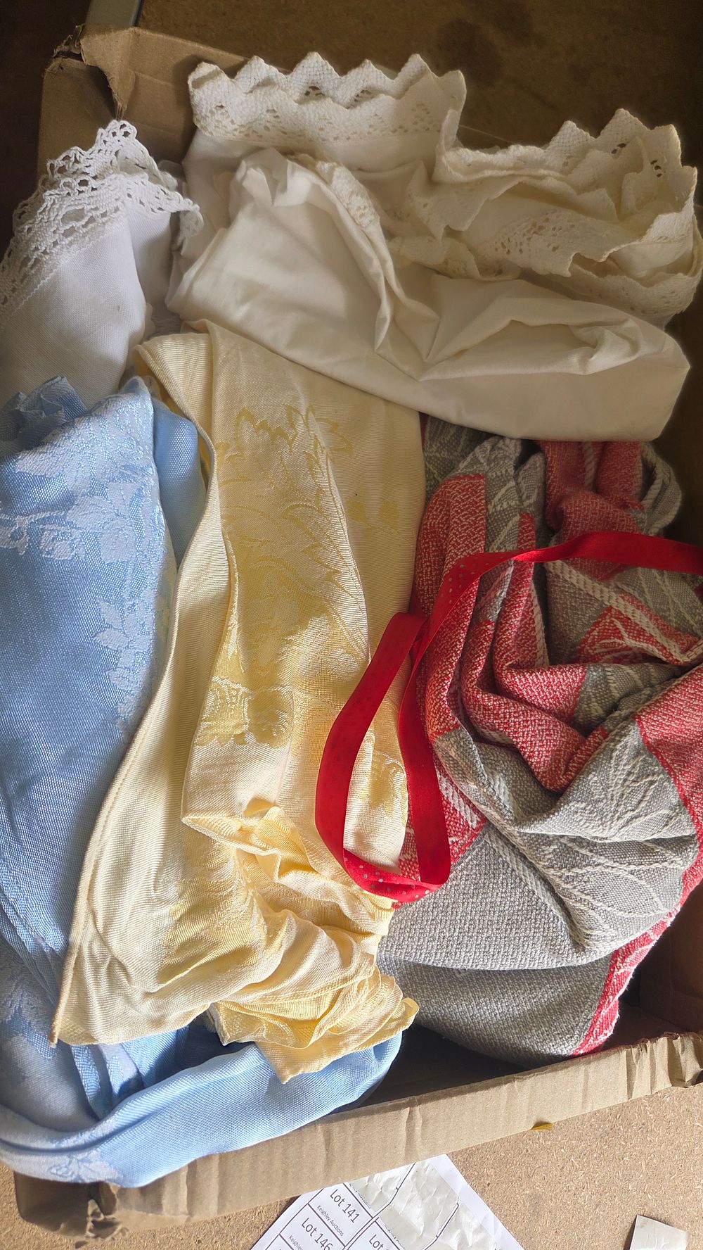 Lot 270 – An Assortment of Vintage Household Linens and Damask Tablecloths