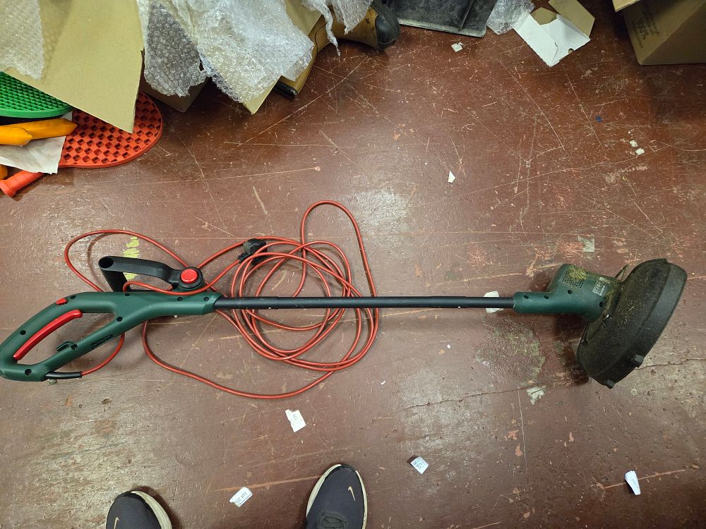 Lot 341 – Bosch Easy Grass Cut 23 Corded Electric Grass Trimmer w/o