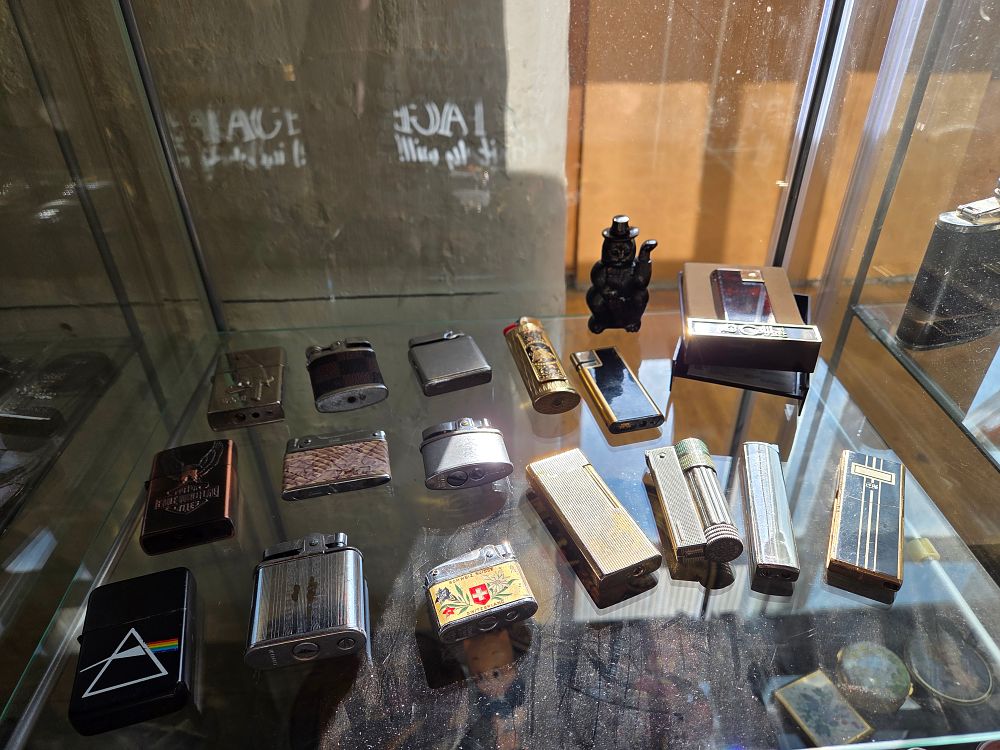 Lot 603 – A Collection of Vintage and Modern Pocket Lighters Including Zippo and Colibri Examples