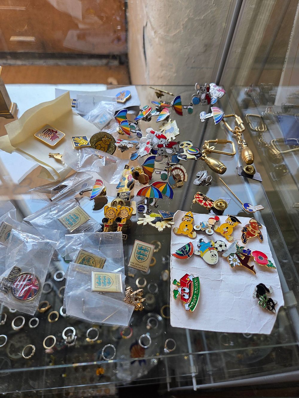 Lot 624 – An Assortment of Vintage and Modern Enamel Lapel Pins and Badges including The Football Association and Charity Items