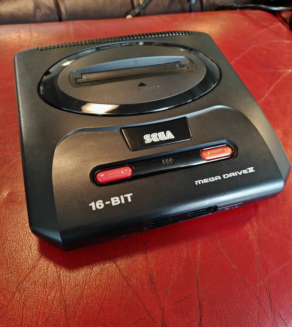 Lot 385 – SEGA Mega Drive II PAL Home Video Game Console full working order