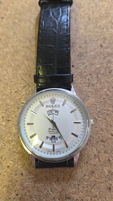 Gents Silver Tone Wristwatch with Sunburst Dial