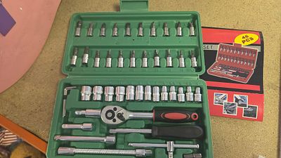 46 Piece 1/4 Inch Drive Metric Socket and Bit Set