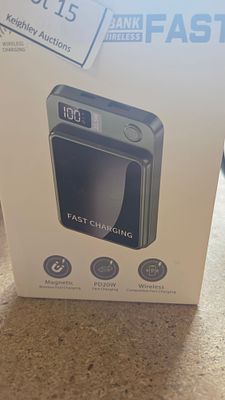 A 10000mAh Magnetic Wireless Fast Charging Power Bank with Digital Display