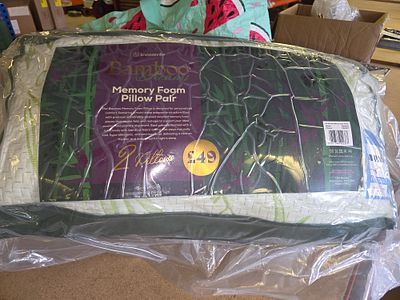 A Pair of Snoozeville Bamboo Dreams Memory Foam Pillows