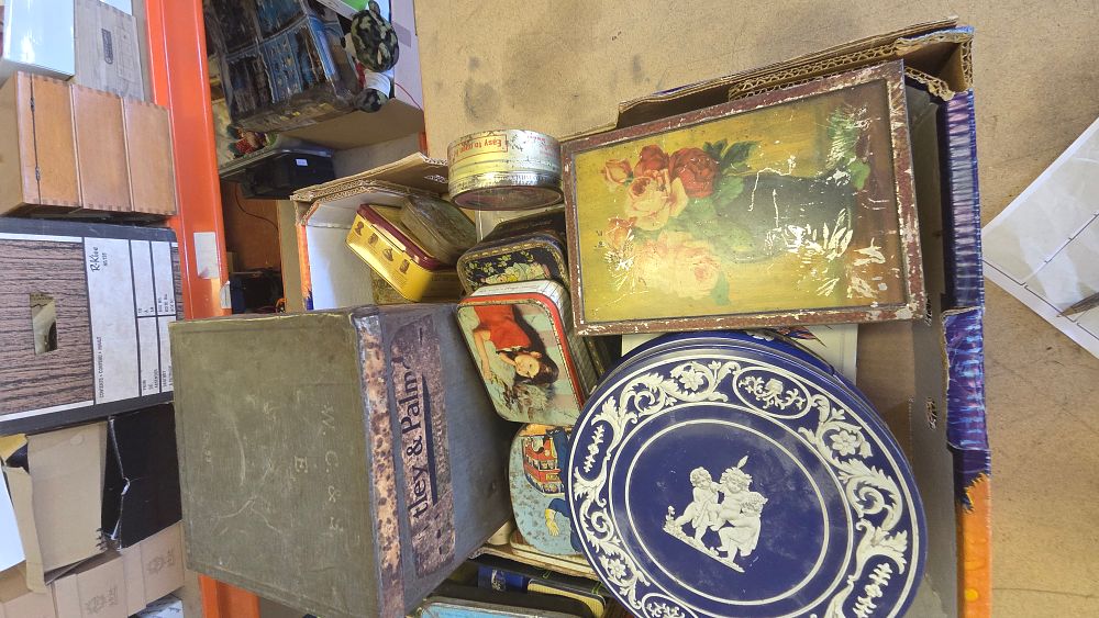Lot 224 – A Collection of Vintage Lithographed Advertising and Decorative Tinplate Containers including Huntley & Palmers