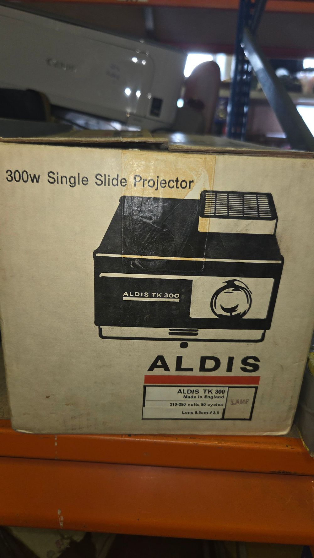 Lot 182 – Aldis TK 300 300w Single Slide Projector with Original Box