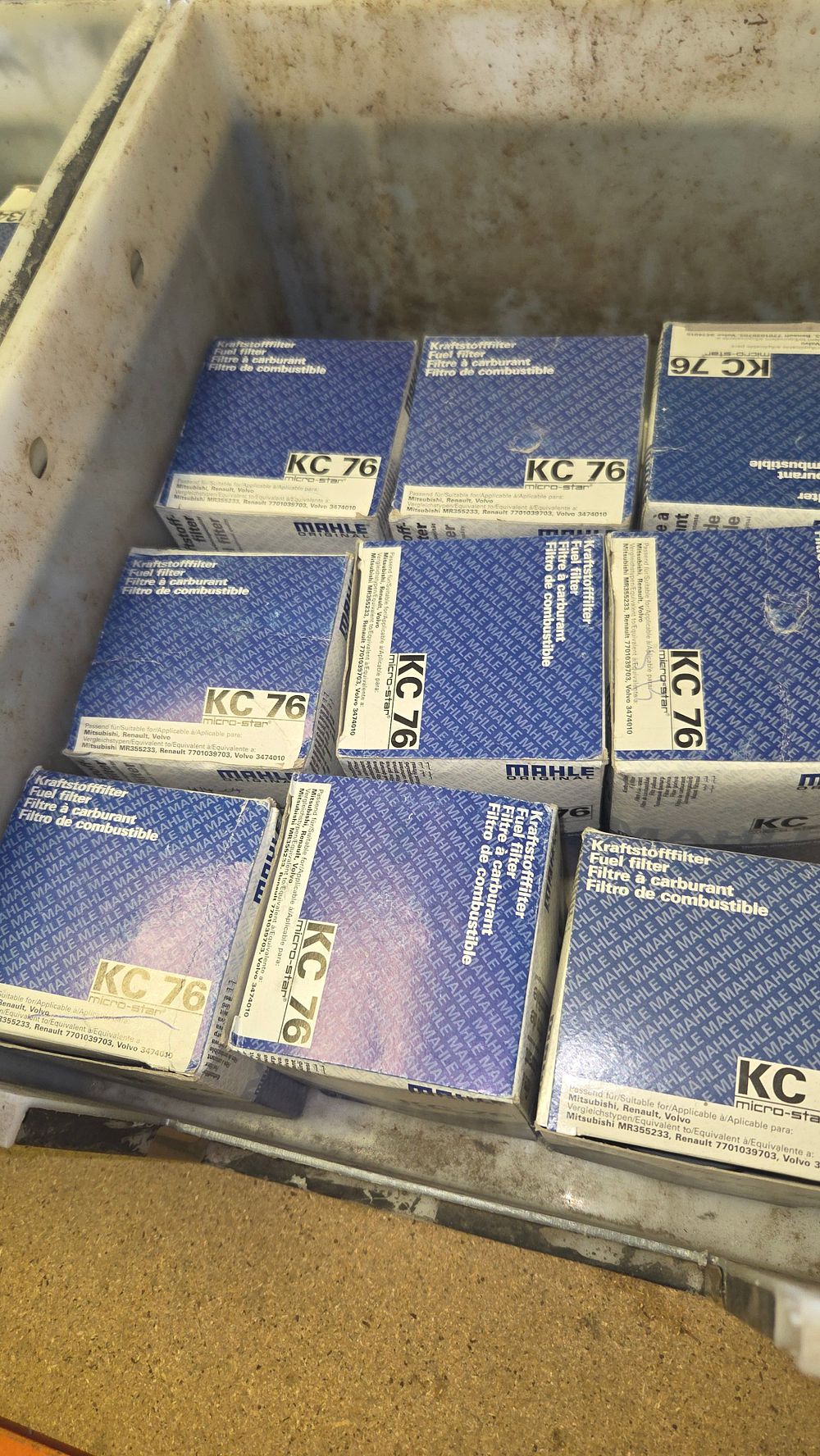 Lot 233 – Mahle KC 76 Fuel Filters for Mitsubishi Renault and Volvo