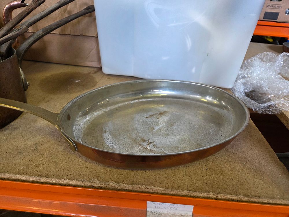 Lot 276 – Vintage Oval Tinned Copper Fish Pan with Brass Handle