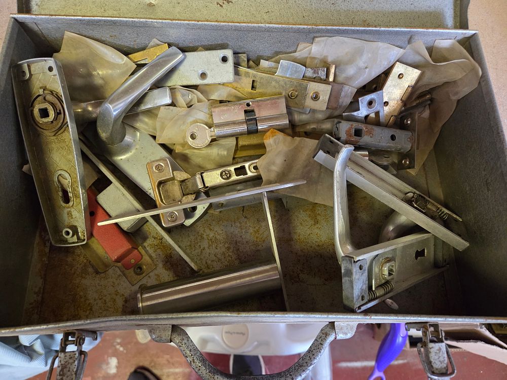 Lot 283 – A Collection of Vintage Architectural Door and Cabinet Hardware Including Kenrick Components