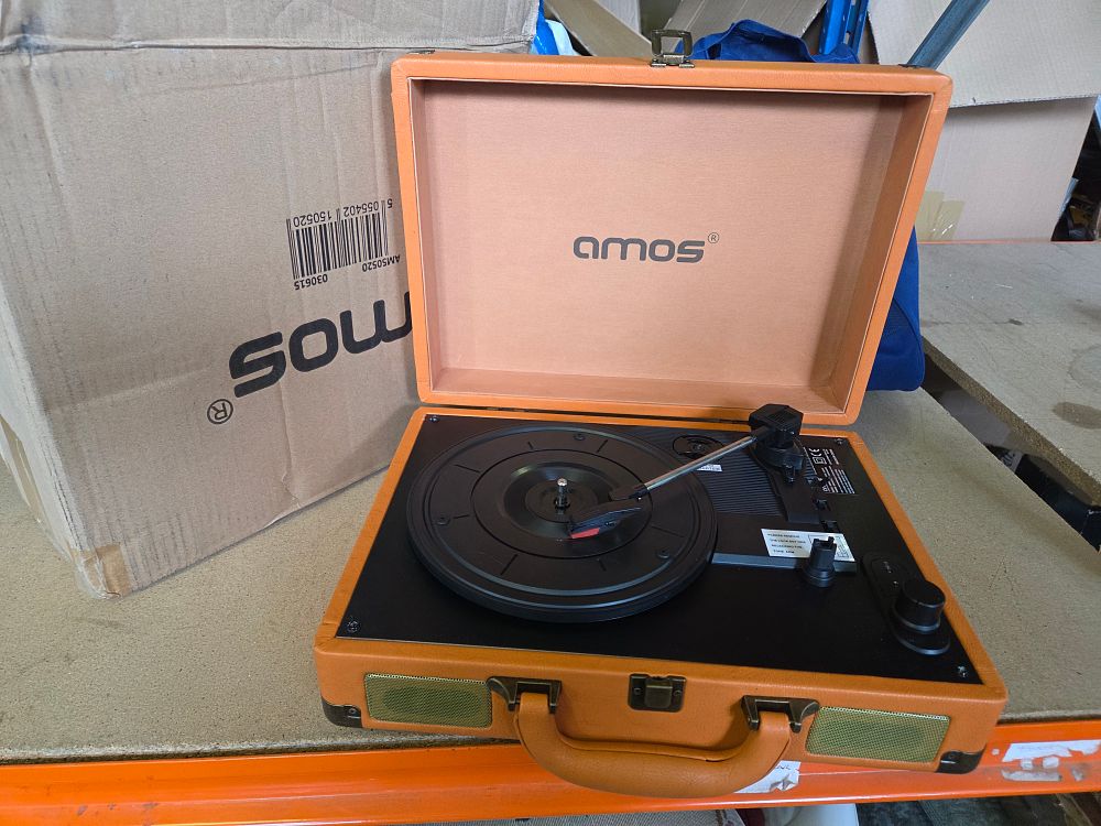 Lot 300 – Amos AM50520 Portable Suitcase Record Player in Orange