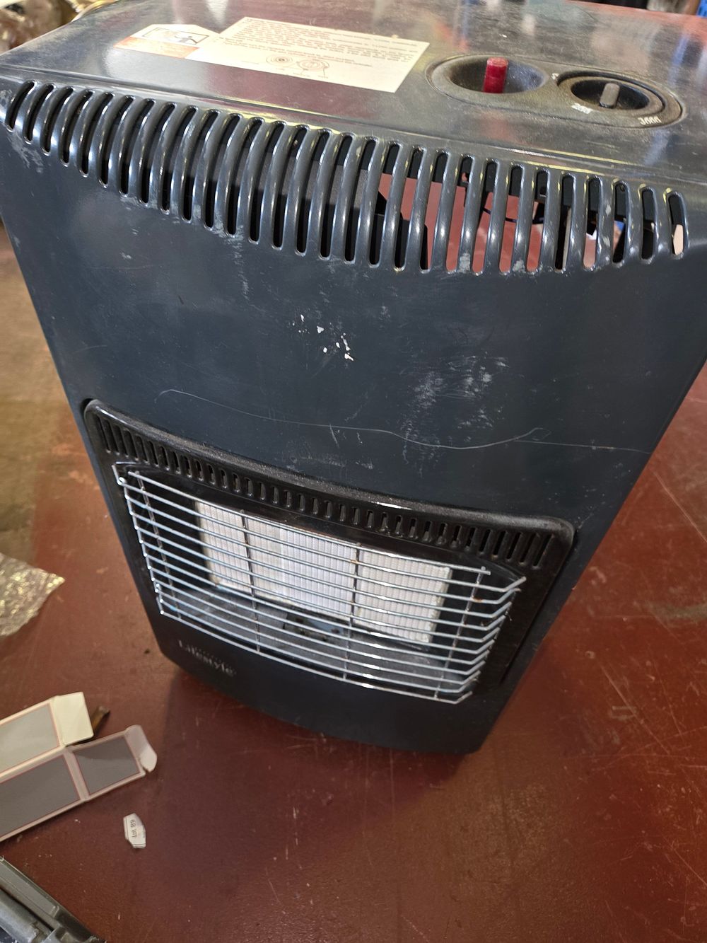 Lot 328 – Lifestyle Portable LPG Cabinet Heater
