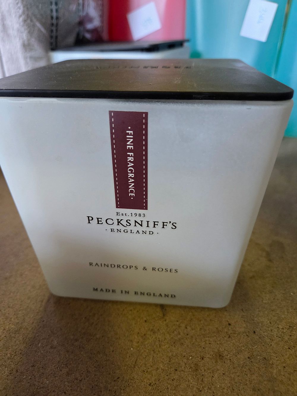 Lot 349 – Pecksniffs England Raindrops and Roses Fine Fragrance Jar Candle 30oz