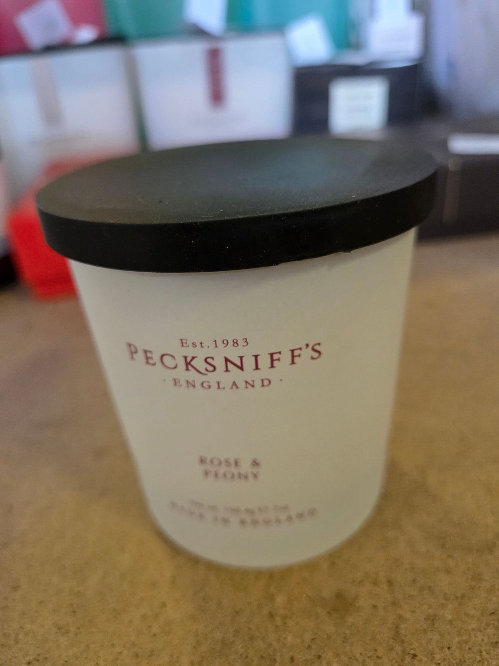 Lot 354 – Pecksniff’s England Rose and Peony Scented Jar Candle 7oz