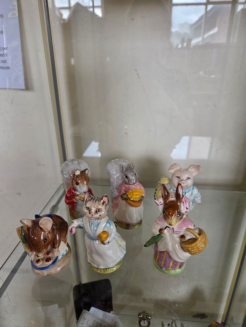 Lot 601 – A Collection of Beswick Beatrix Potter Porcelain Figurines