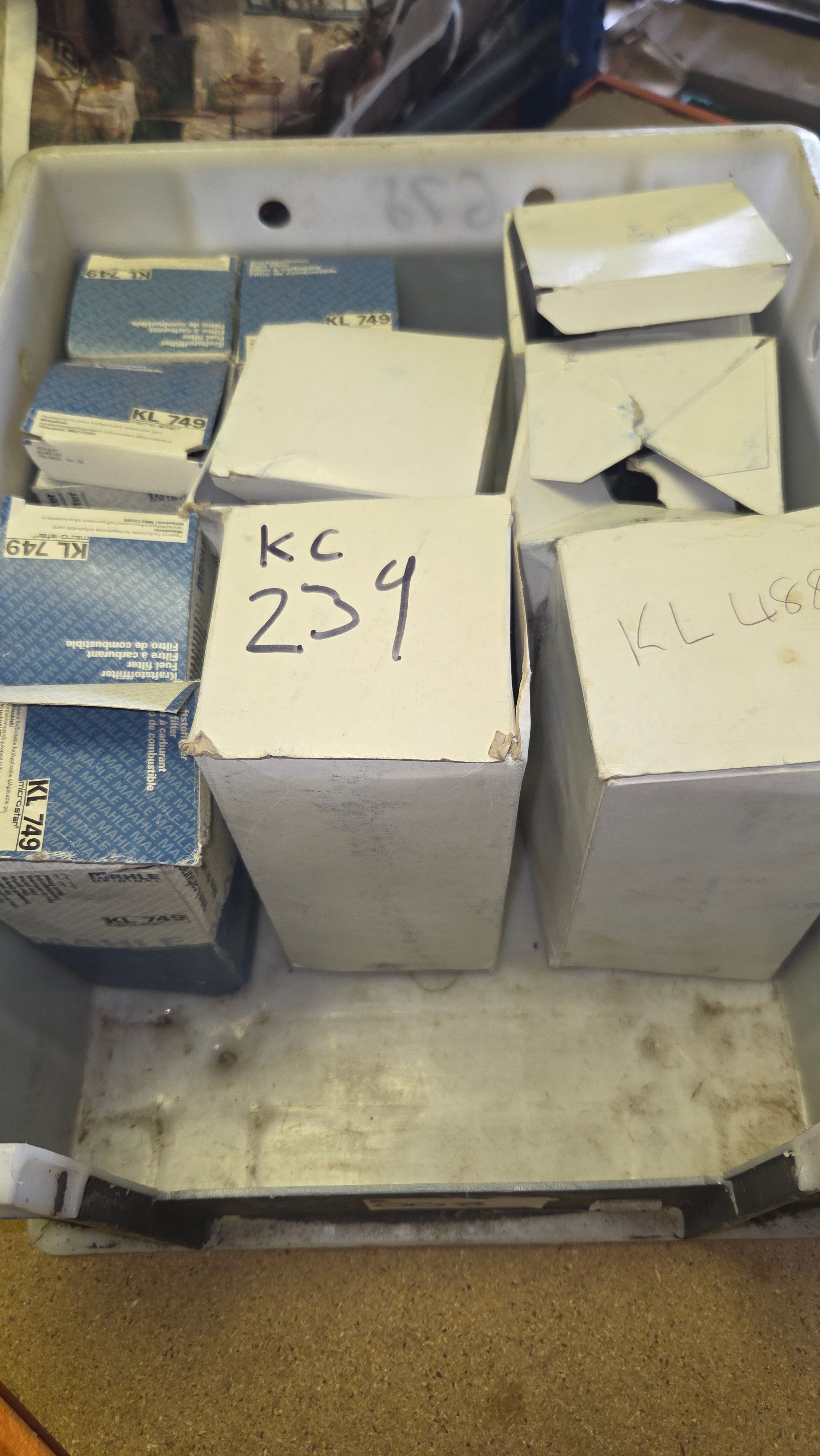 Mahle New Old Stock Automotive Fuel Filters Including KL 749, KC 239 and KL 488