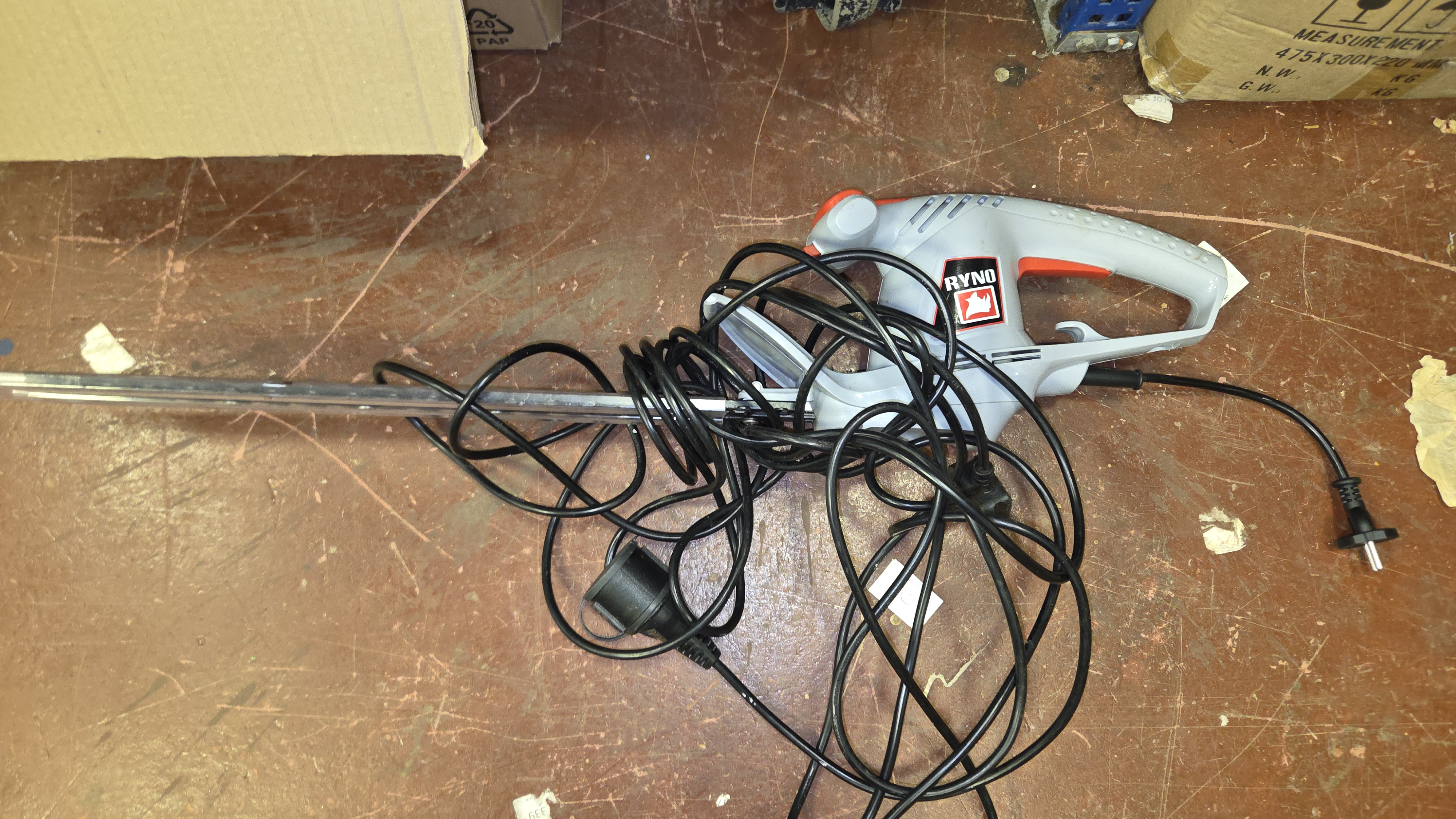 A RYNO Electric Corded Hedge Trimmer