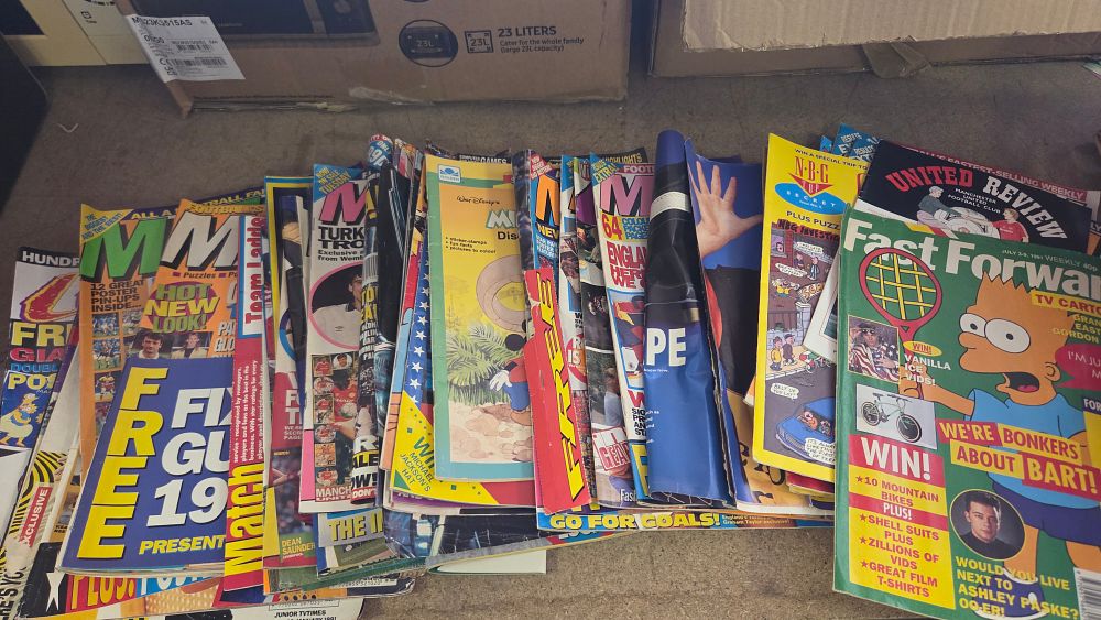 Lot 176 – A Collection of Vintage UK Youth and Football Magazines including Fast Forward and Match, circa 1991