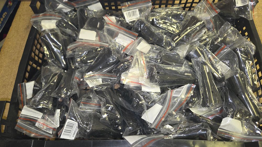 Lot 159 – An Assortment of USBKCC1AB USB Car Chargers
