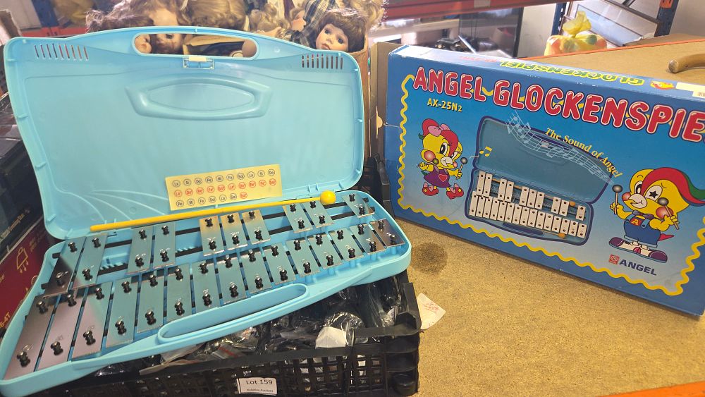 Lot 160 – Angel AX-25N2 25-Note Chromatic Student Glockenspiel in Original Box