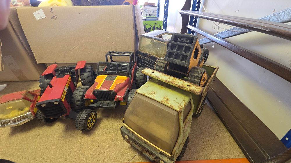 Lot 163 – A Collection of Vintage Tonka Pressed Steel and Plastic Toy Vehicles
