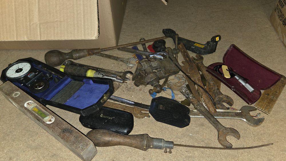 Lot 181 – An Assortment of Vintage Engineering and Workshop Tools including a Smiths Tachometer and Starrett Micrometer