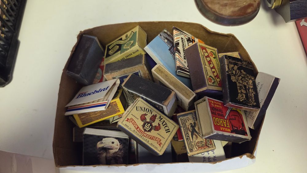 Lot 221 – An Assortment of Vintage International Matchboxes and Matchbook Covers