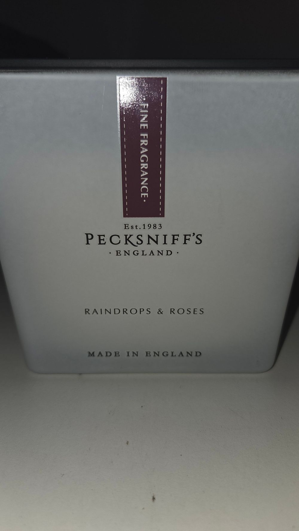 Lot 233 – Pecksniff’s England Raindrops and Roses Scented Candle, 860g. 30.3oz