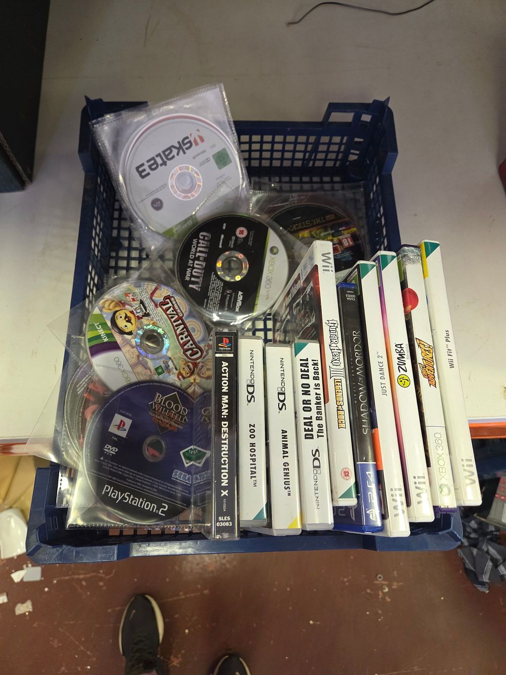 Lot 307 – A Collection of approximately fifteen Video Games for Various Consoles including PlayStation, Nintendo, and Xbox Platforms