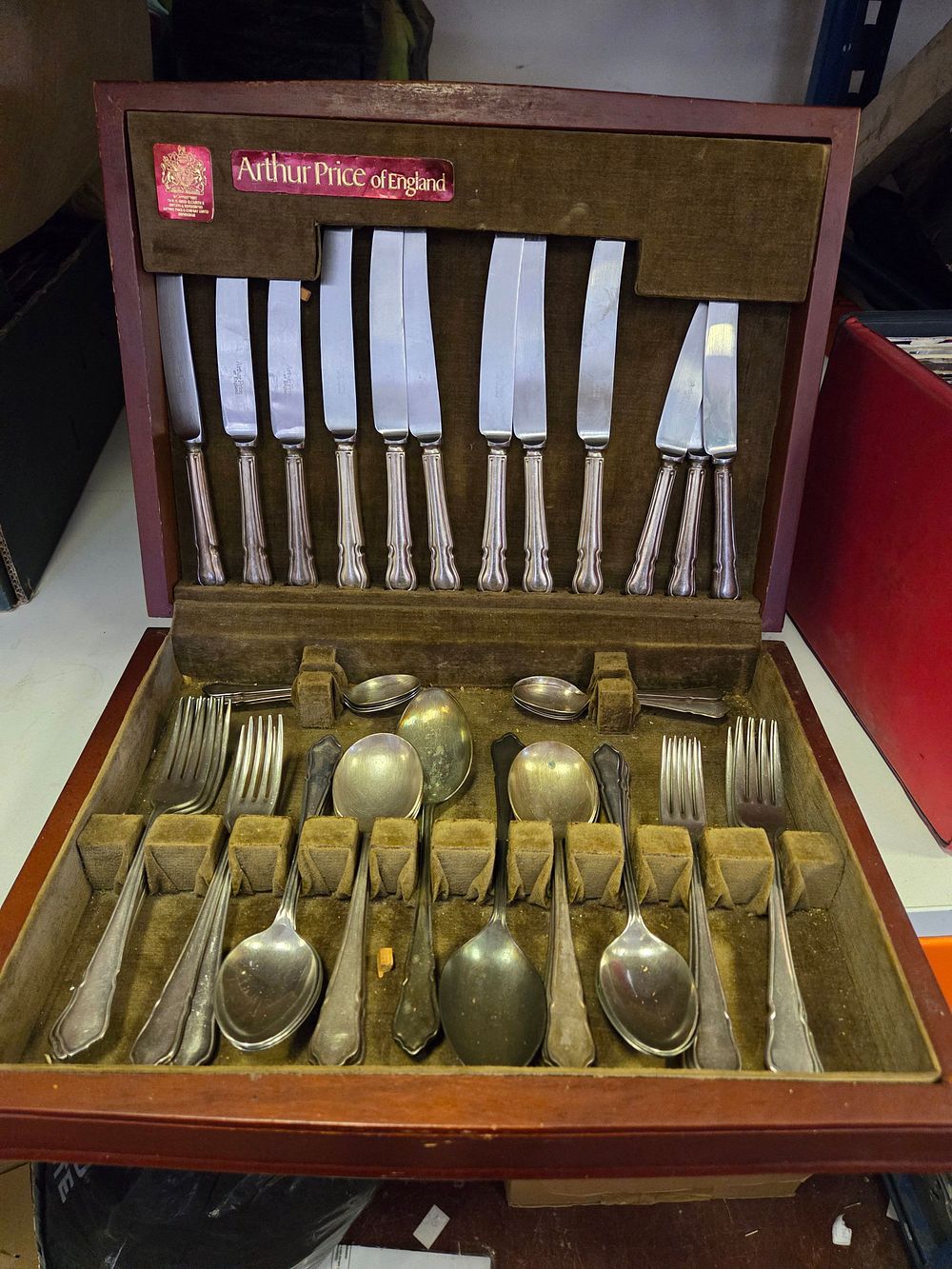 Lot 308 – A Cased Arthur Price of England Silver-Plated Dubarry Pattern Cutlery Set