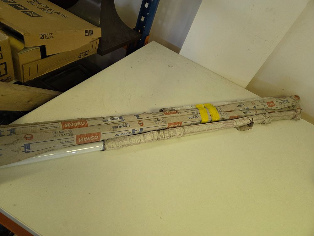 Lot 332 – A Group of OSRAM L 58 W/23 Standard Fluorescent Light Tubes