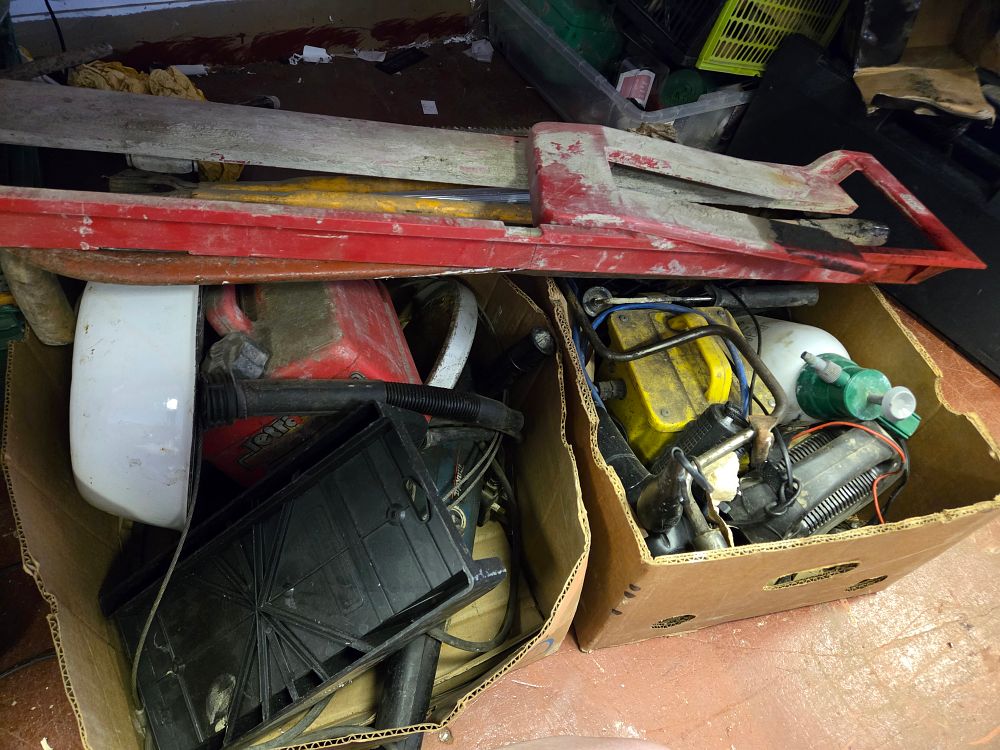 Lot 394 – An Assortment of Industrial, Trade, and Garden Equipment