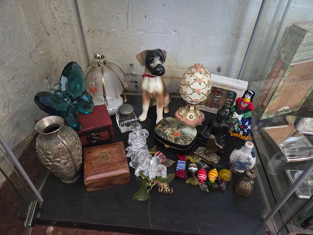 Lot 601 – A Collection of Decorative Glass Ceramic and Mixed Media Objects and Collectibles