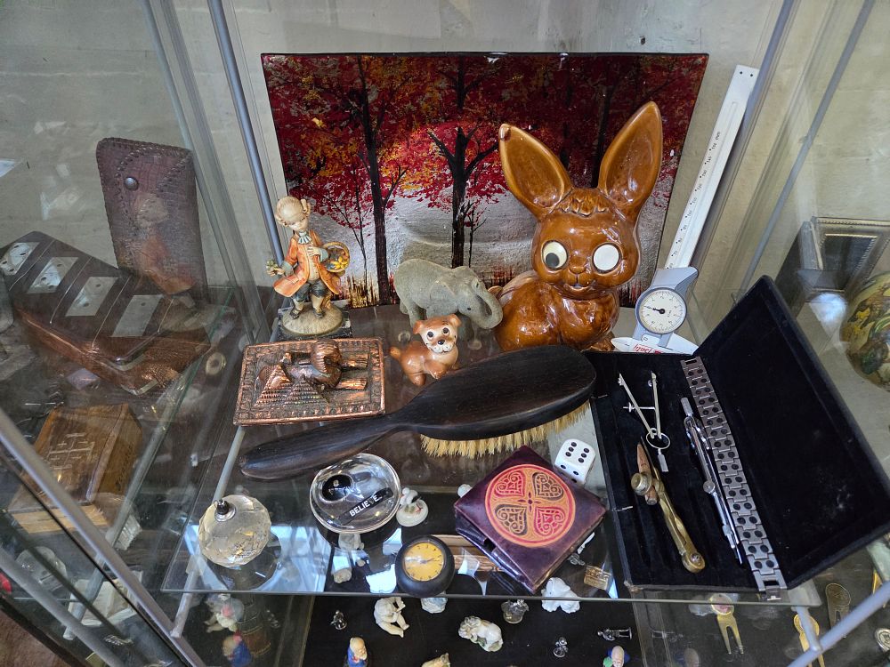 Lot 620 – A Collection of Vintage Ceramics, Decorative Curios, and Technical Instruments