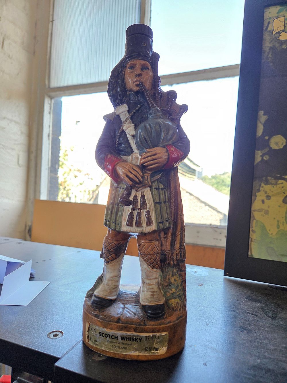 Lot 626 – A K.L.E.M. Ltd Highland Piper Ceramic Scotch Whisky Decanter