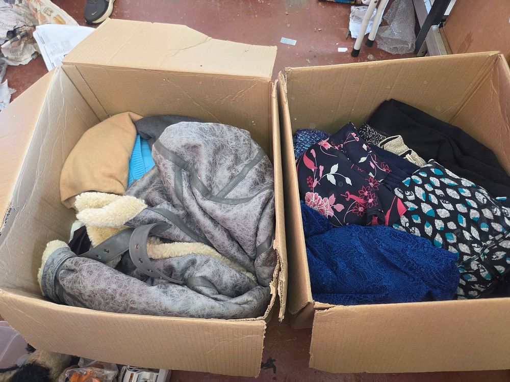 Lot 165 – Two Boxes of Vintage and Contemporary Ladies’ Clothing