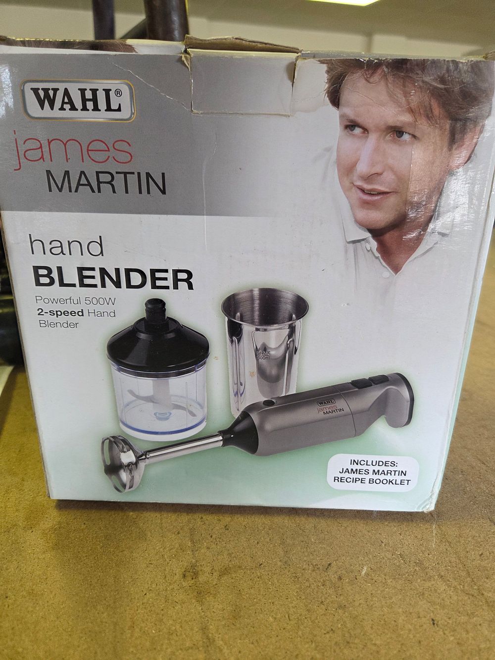 Lot 260 – A Wahl James Martin 500W 2-speed Hand Blender Set