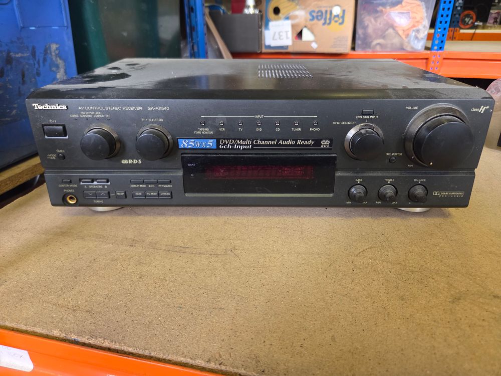 Lot 279 – Technics SA-AX540 AV Control Stereo Receiver powers on