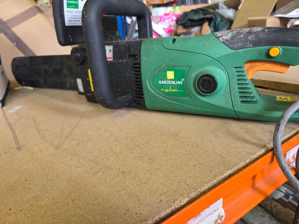 Lot 293 – One Gardenline Corded Electric Chainsaw