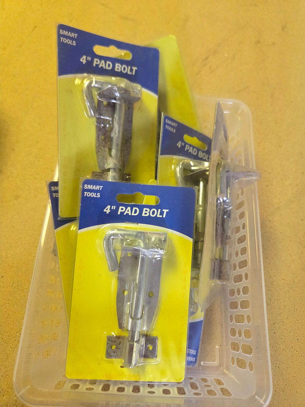 Lot 320 – A Collection of Smart Tools 4-Inch Pad Bolts