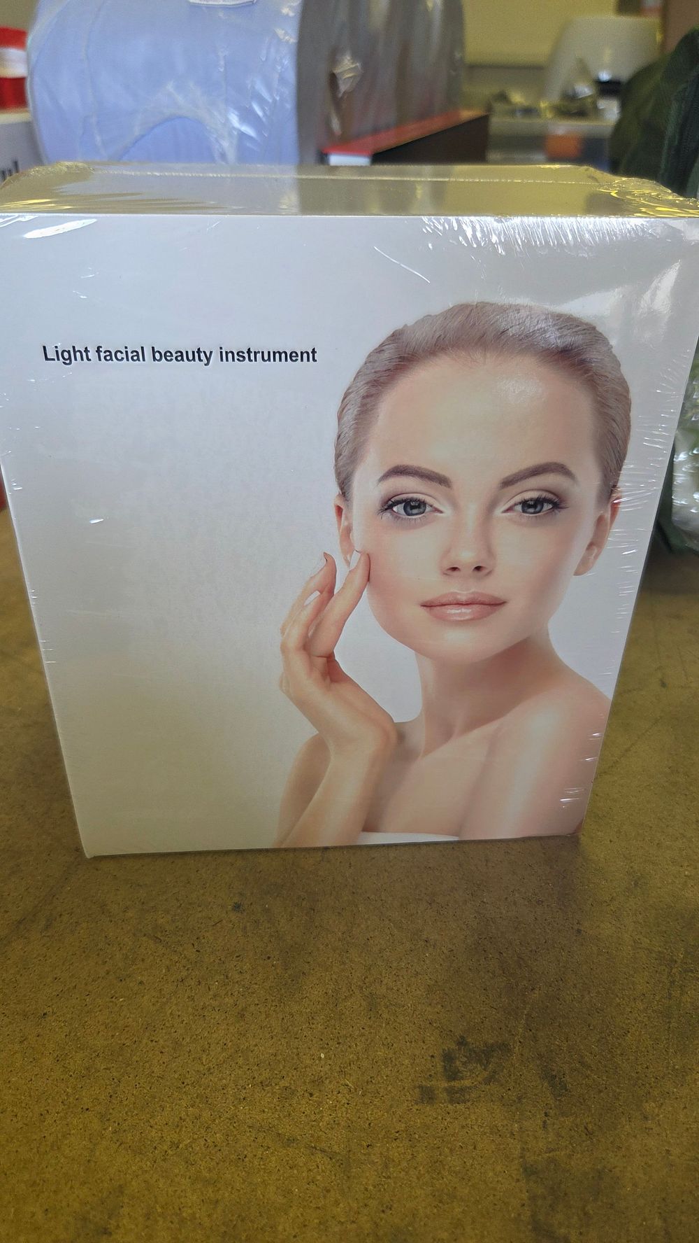 Lot 327 – LED Facial Light Therapy Skin Rejuvenation Mask
