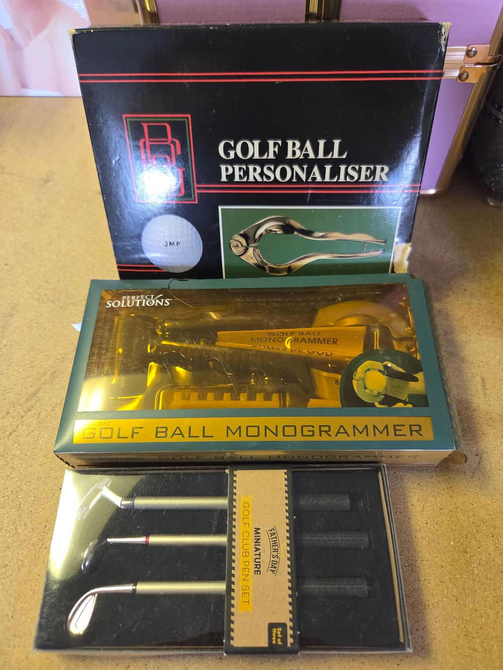 Lot 330 – A Trio of Golfing Gift Sets