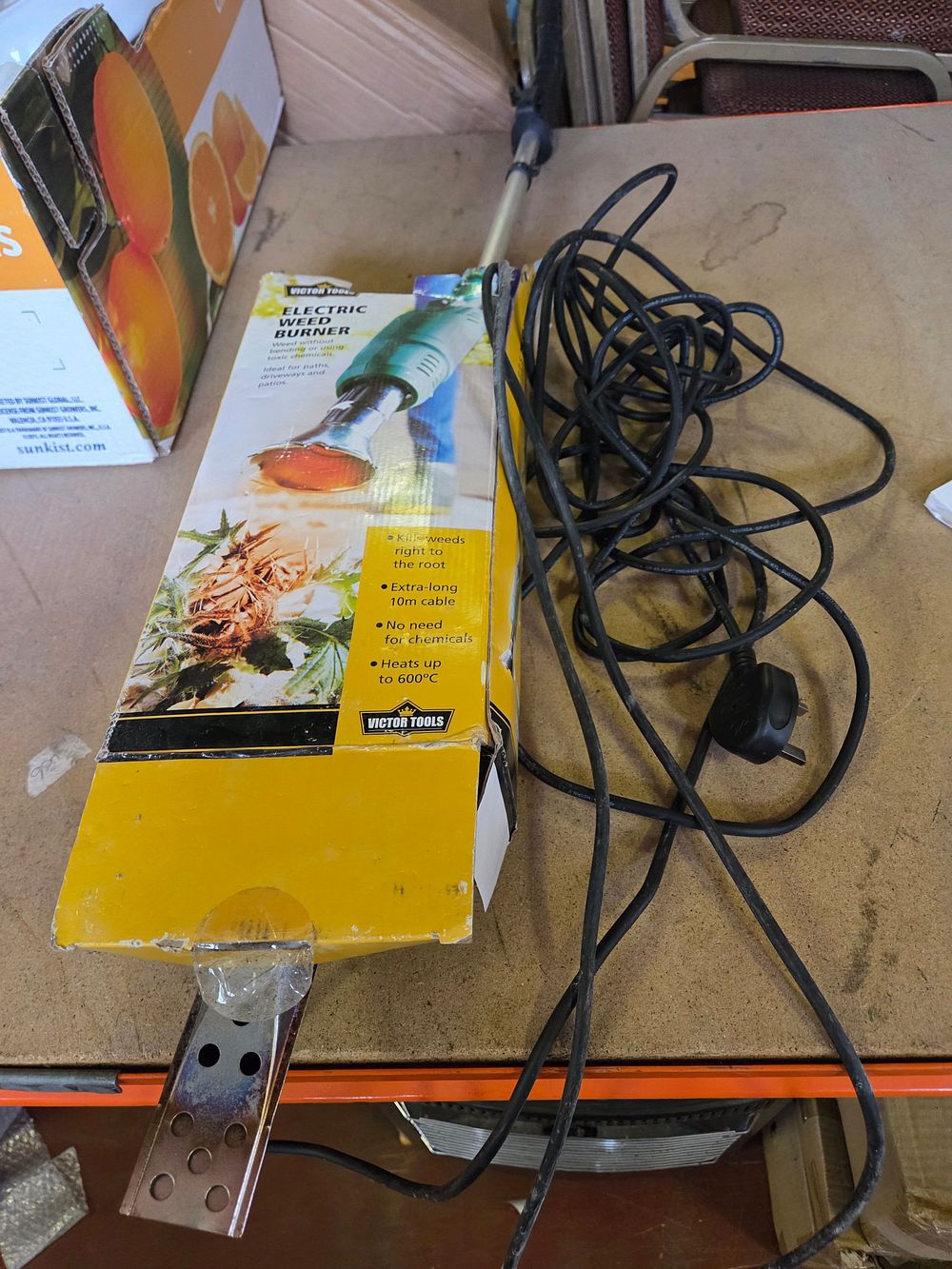 Lot 348 – Victor Tools Electric Weed Burner with 10m Cable and Original Packaging