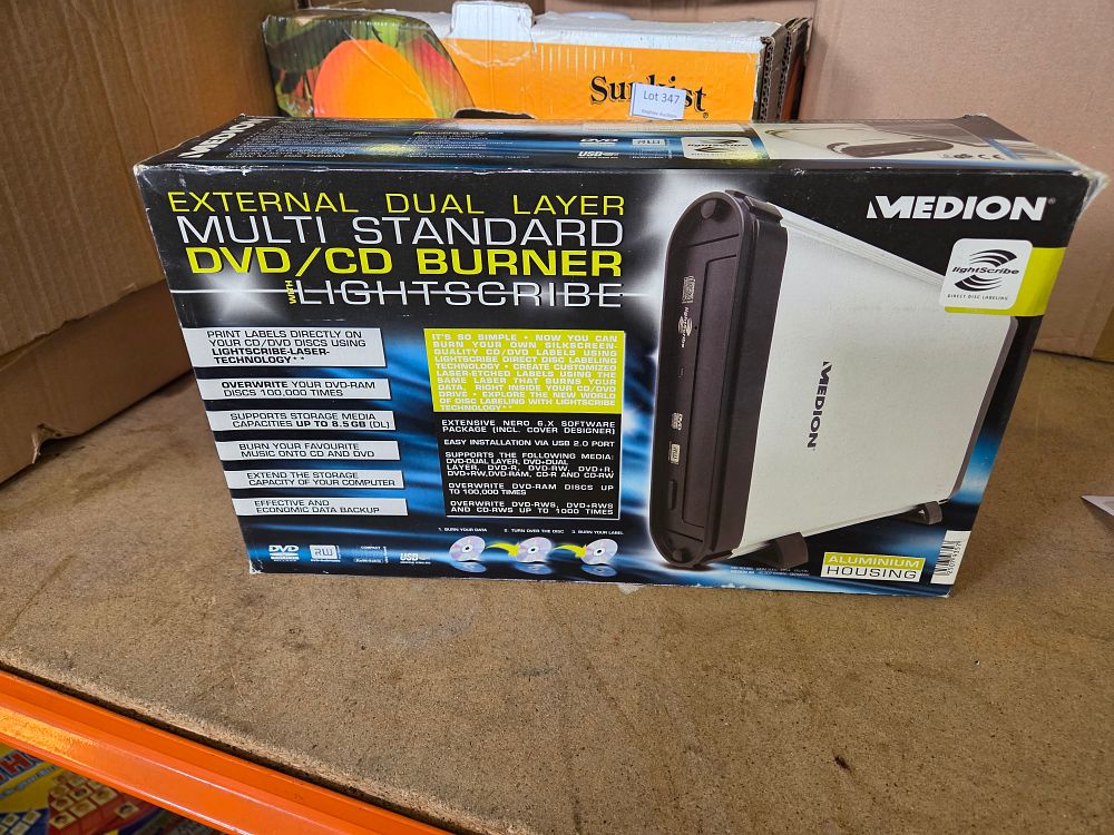 Lot 354 – Medion MD 90059 External Dual Layer DVD/CD Burner with LightScribe Aluminium Housing