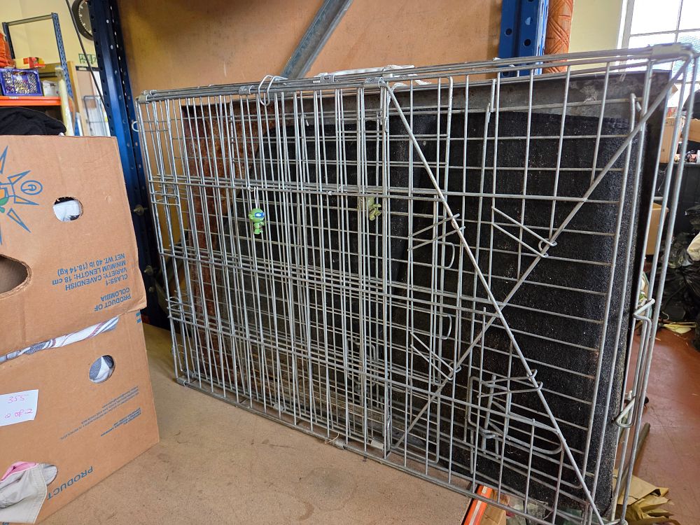 Lot 356 – A large collapsible galvanised metal wire pet crate