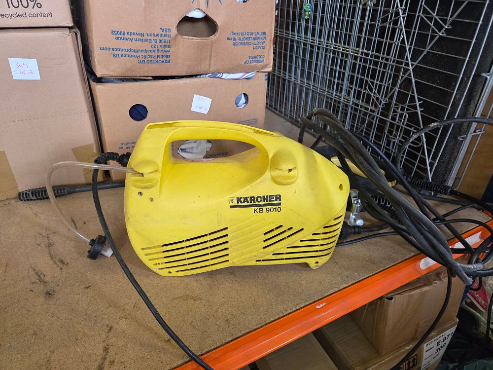 Lot 358 – Karcher KB 9010 Electric Portable Pressure Washer powers on
