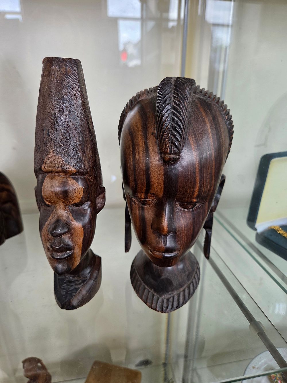 Lot 601 – A Pair of East African Carved Hardwood Busts